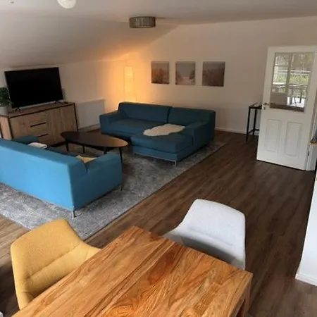Helle Wohlfuehlwohnung In Naturnaher Lage Vor Muenchen 아파트